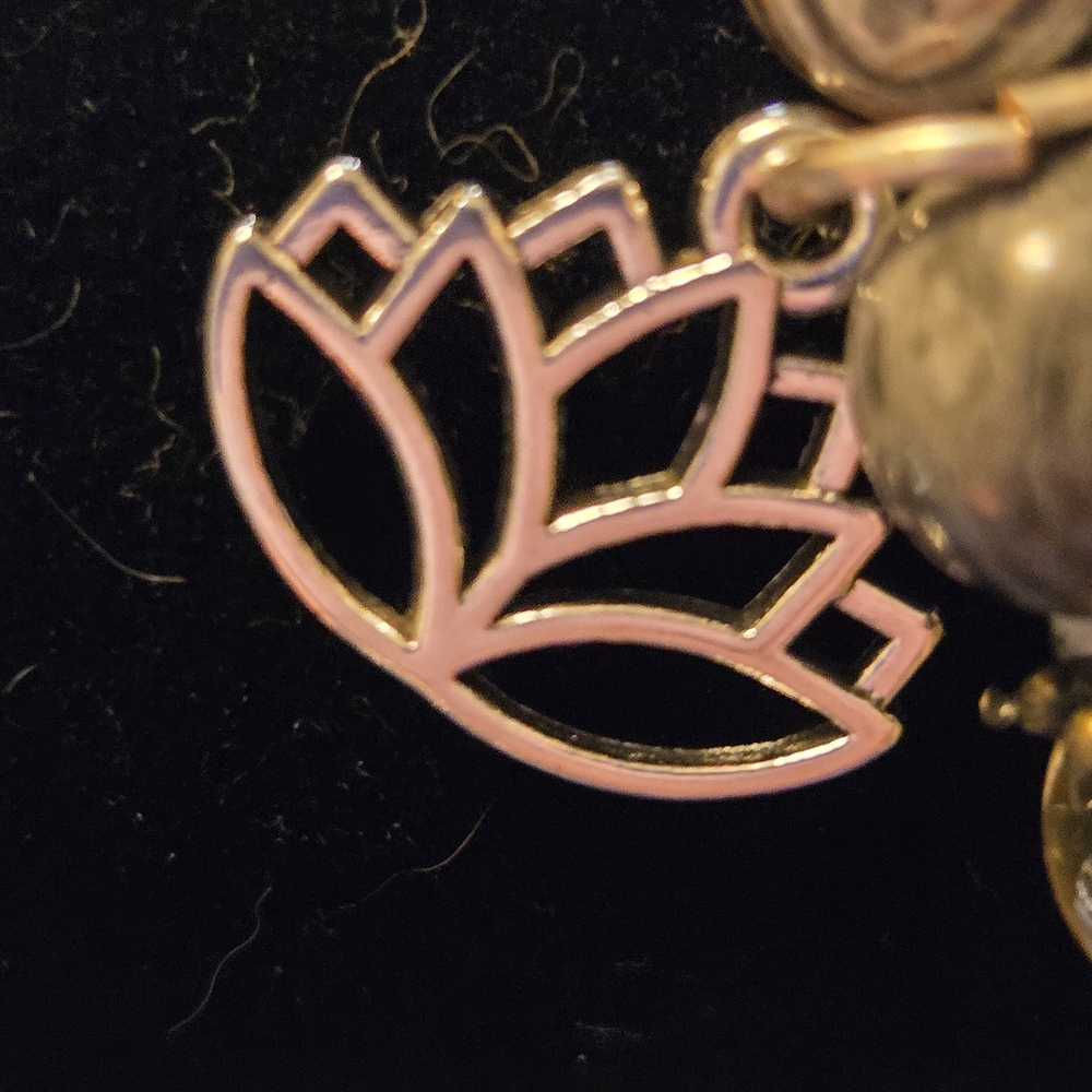 SLEEP APNEA CHAKRA BRACELET - Picture 4 of 7